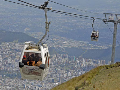 Cableway grip hanger mounted on the haul rope in a mountain cable-transport system