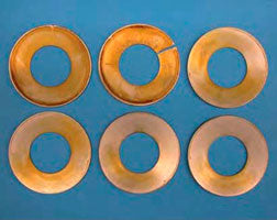 Second 6×1 stack in 1.4310 shot peened after a 20–80% fatigue test in 3% NaCl — discoloration from oxides and visible fracture.